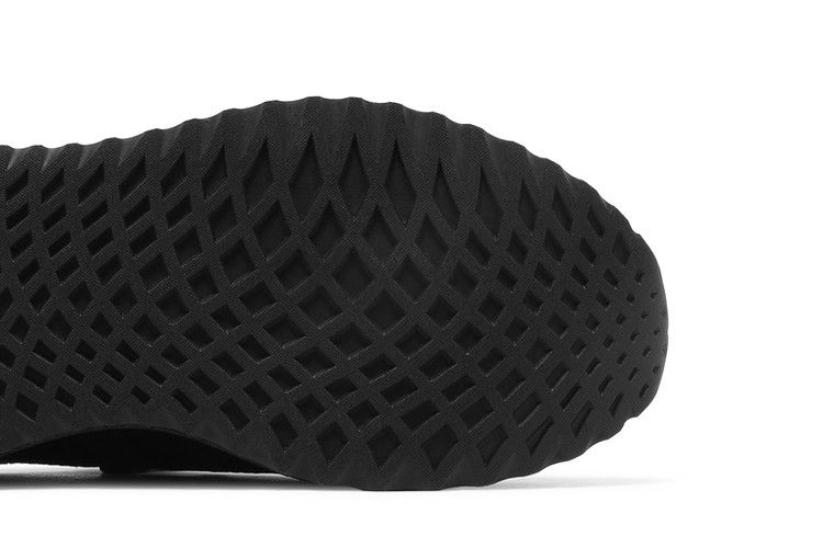 u_path-j-triple-black-g28107_04