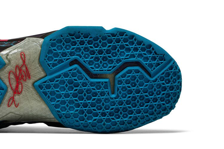 Кроссовки Nike LeBron 11 'Hornets'