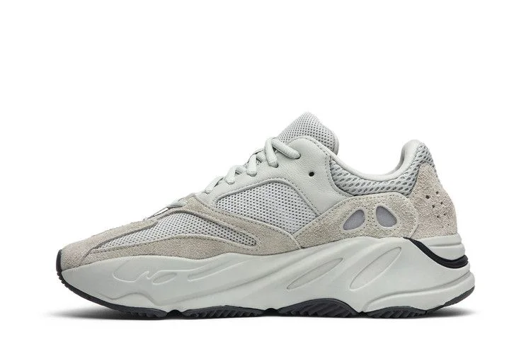 Кроссовки adidas Yeezy Boost 700 'Salt'