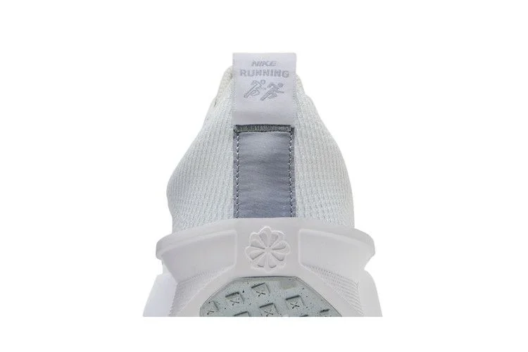 Krossovki-Nike-Interact-Run-White-Pure-Platinum-6