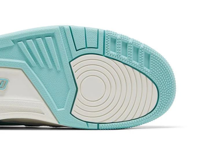 Krossovki-Air-Jordan-Wmns-Jordan-Legacy-312-Low-White-Light-Dew-4