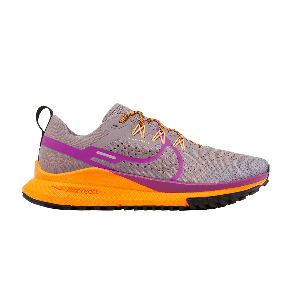 Krossovki-Nike-Wmns-React-Pegasus-Trail-4-Purple-Smoke-Total-Orange