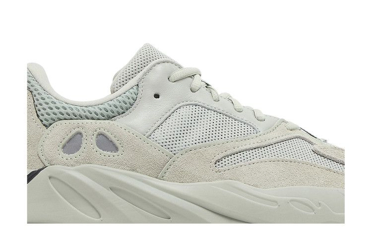 Кроссовки adidas Yeezy Boost 700 'Salt' 2024