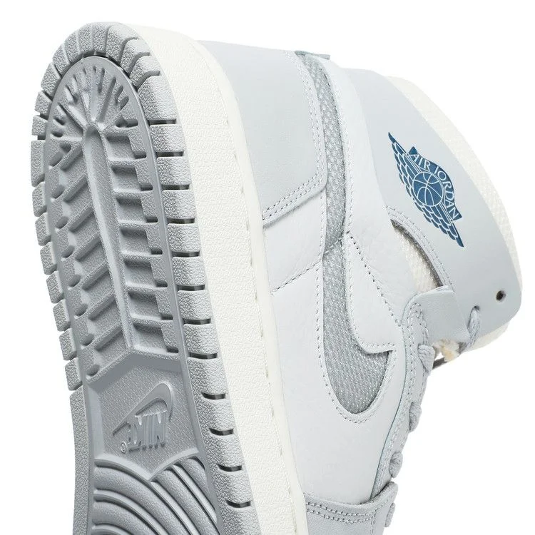 Krossovki-Air-Jordan-1-Zoom-Comfort-London-9