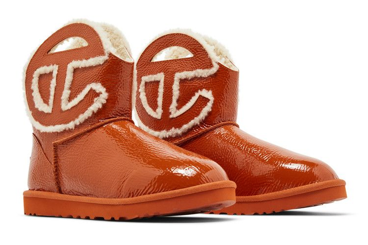 telfar-x-logo-mini-boot-crinkle-spicy-pumpkin-1155790-syp_07