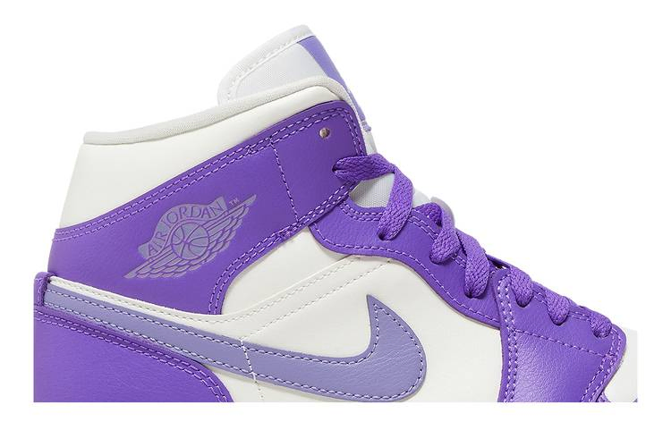 Кроссовки Wmns Air Jordan 1 Mid 'Action Grape'