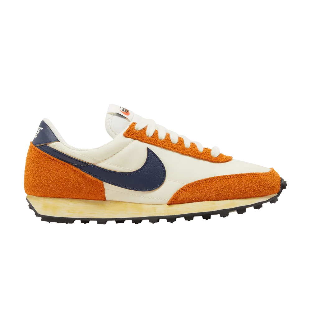 Krossovki-Nike-Wmns-Daybreak-SE-Coconut-Milk-Midnight-Orange