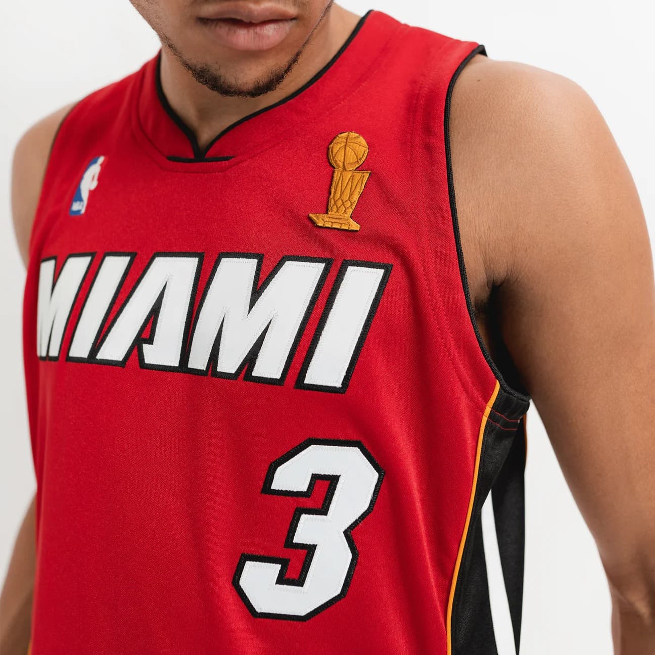 Баскетбольная джерси 2005-06 Miami Heat Dwyane Wade #3 Authentic Finals Hardwood Classic Red Jersey