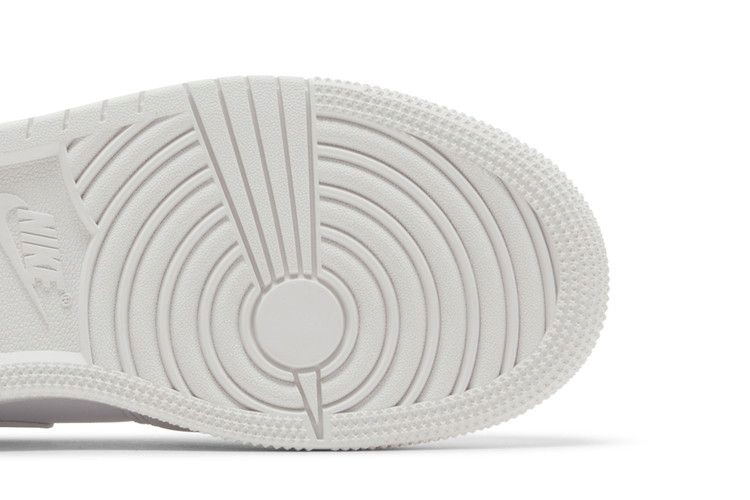 air-jordan-1-mid-gs-triple-white-2023-554725-136_04
