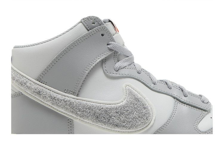Кроссовки Nike Men's Dunk High 'Chenille Swoosh - Light Smoke Grey'