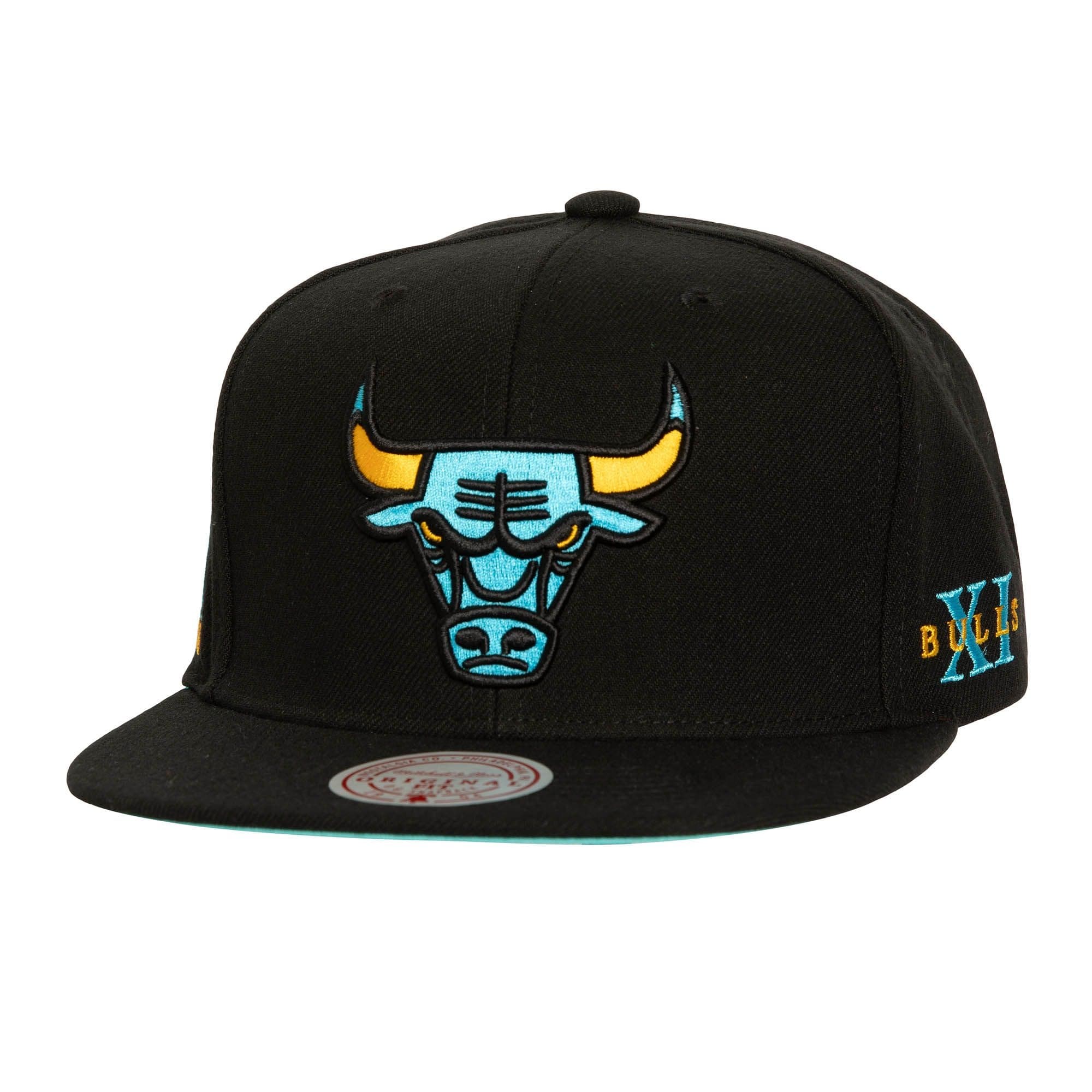 Mitchell-Ness-Core-XI-Snapback-Chicago-Bulls-Hat