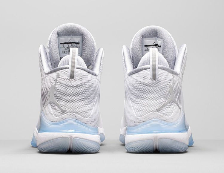 jordan-super-fly-3-as-men-s-basketball-shoe-743665-109_04