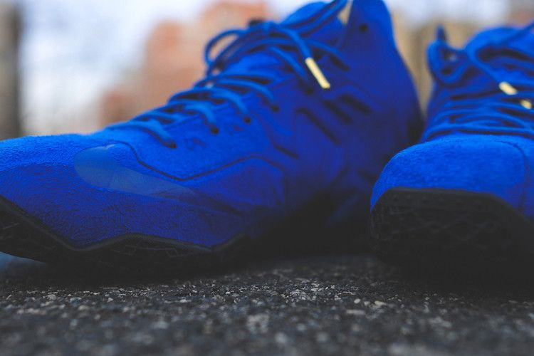 Кроссовки Nike LeBron 11 EXT Suede QS 'Game Royal'
