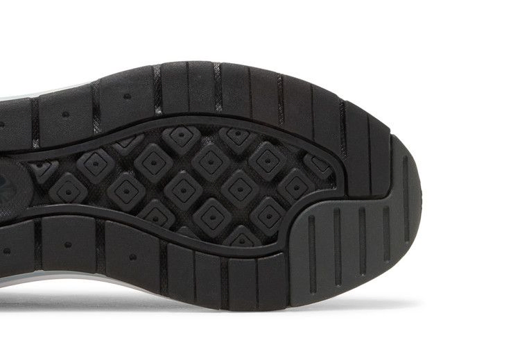 air-max-genome-black-white-cw1648-003_04