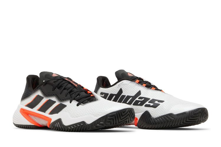 barricade-white-black-solar-red-gw2964_07