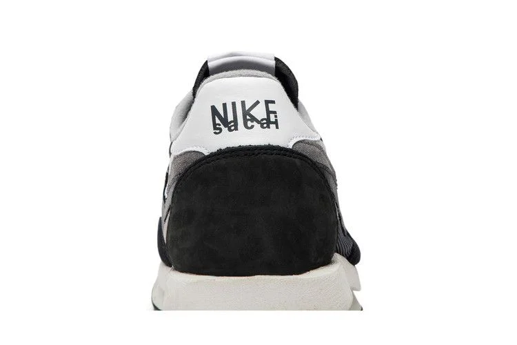 Krossovki-sacai-x-Nike-LDWaffle-Black-6