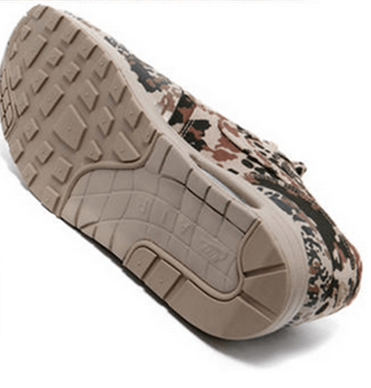 air-maxim-1-germany-sp-camo-623416-220_03