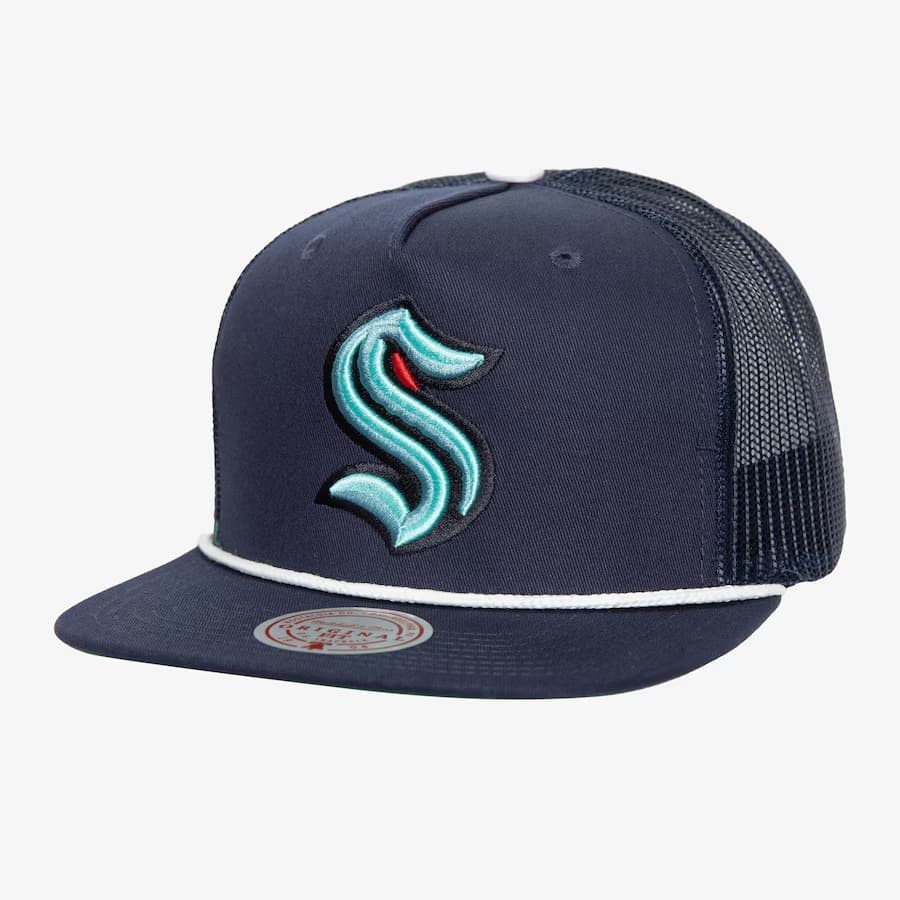 Бейсболка Mitchell & Ness Deep Sea Blue Seattle Kraken Roper Trucker Adjustable Hat