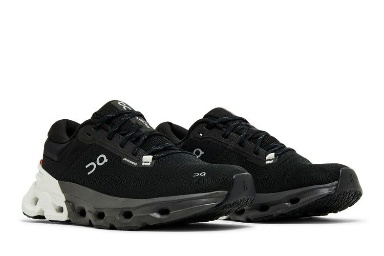 cloudflyer-5-black-white-3me30010299_07