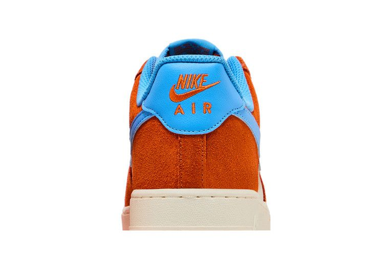 Кроссовки Nike Air Force 1 '07 LV8 'Safety Orange University Blue'