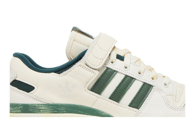 forum-84-low-aec-white-green-oxide-hr0558_01