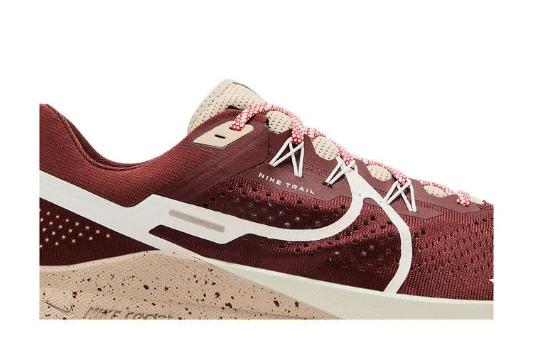 Krossovki-Nike-React-Pegasus-Trail-4-Dark-Pony-Picante-Red-1