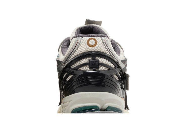 Кроссовки New Balance 1906A 'Silver Gold Metallic'