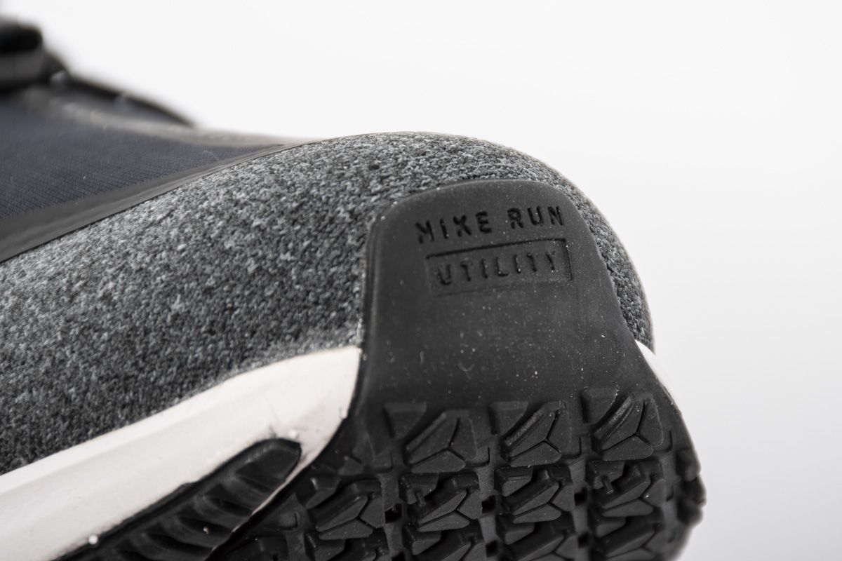 Air-Zoom-Pegasus-35-Shield-Black-Cool-Grey-13