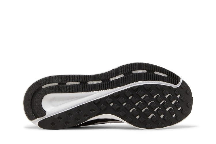 wmns-run-swift-2-black-white-cu3528-004_03