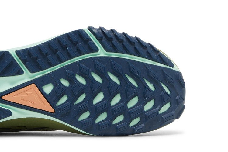 wmns-react-pegasus-trail-4-black-alligator-mint-dj6159-004_04