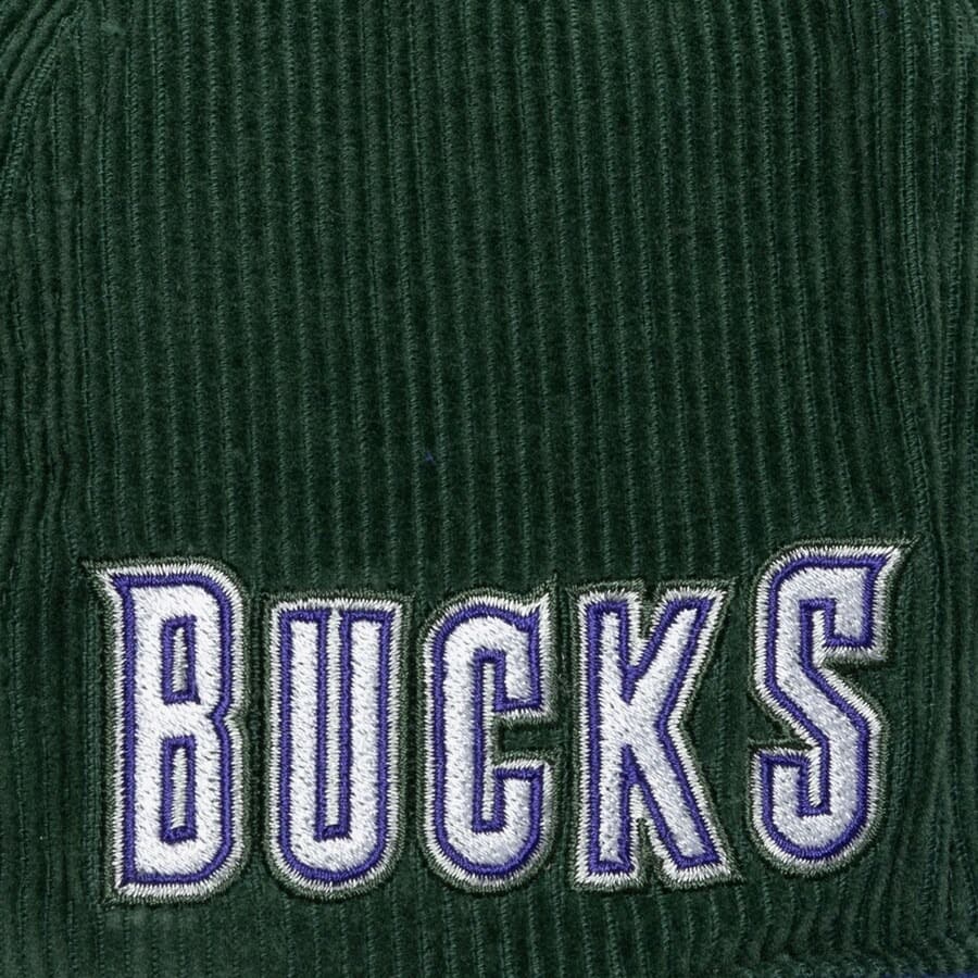 Бейсболка Mitchell & Ness Green Blue Milwaukee Bucks Hardwood Classics Sueduroy Snapback Hat