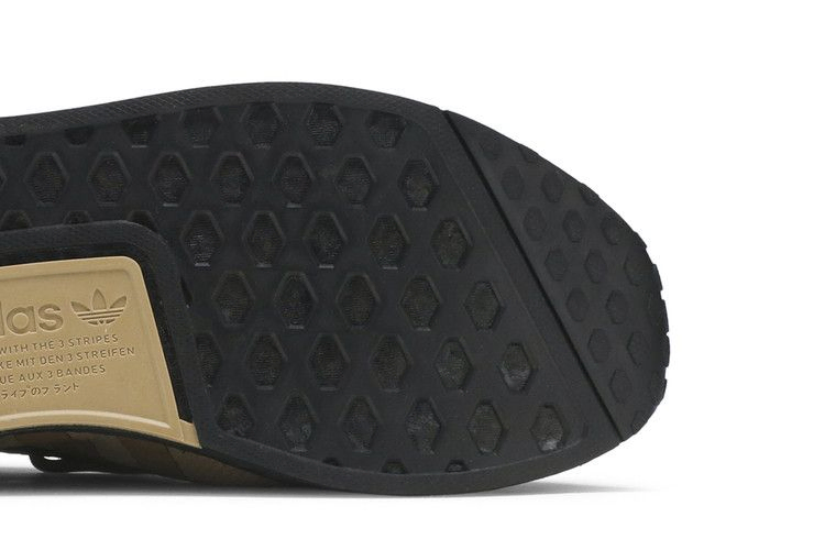 nmd_r1-v2-cardboard-fy6861_04