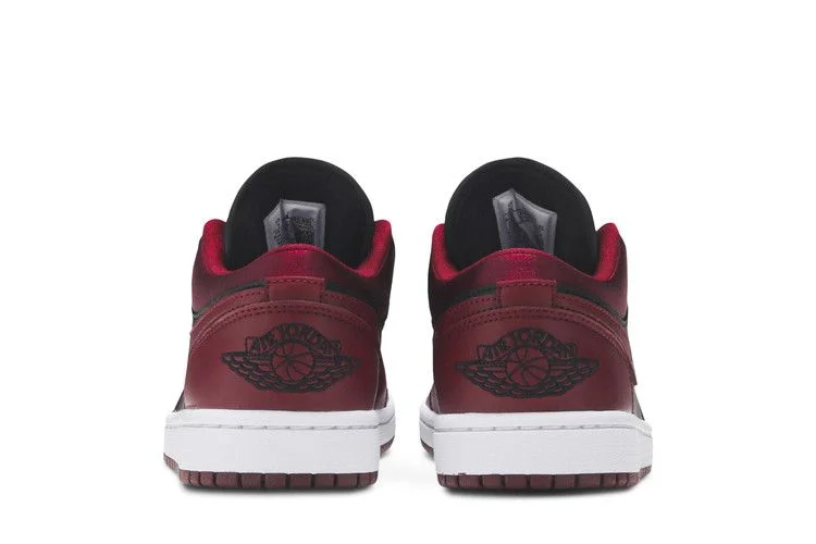 Кроссовки Wmns Air Jordan 1 Low SE 'Dark Beetroot'