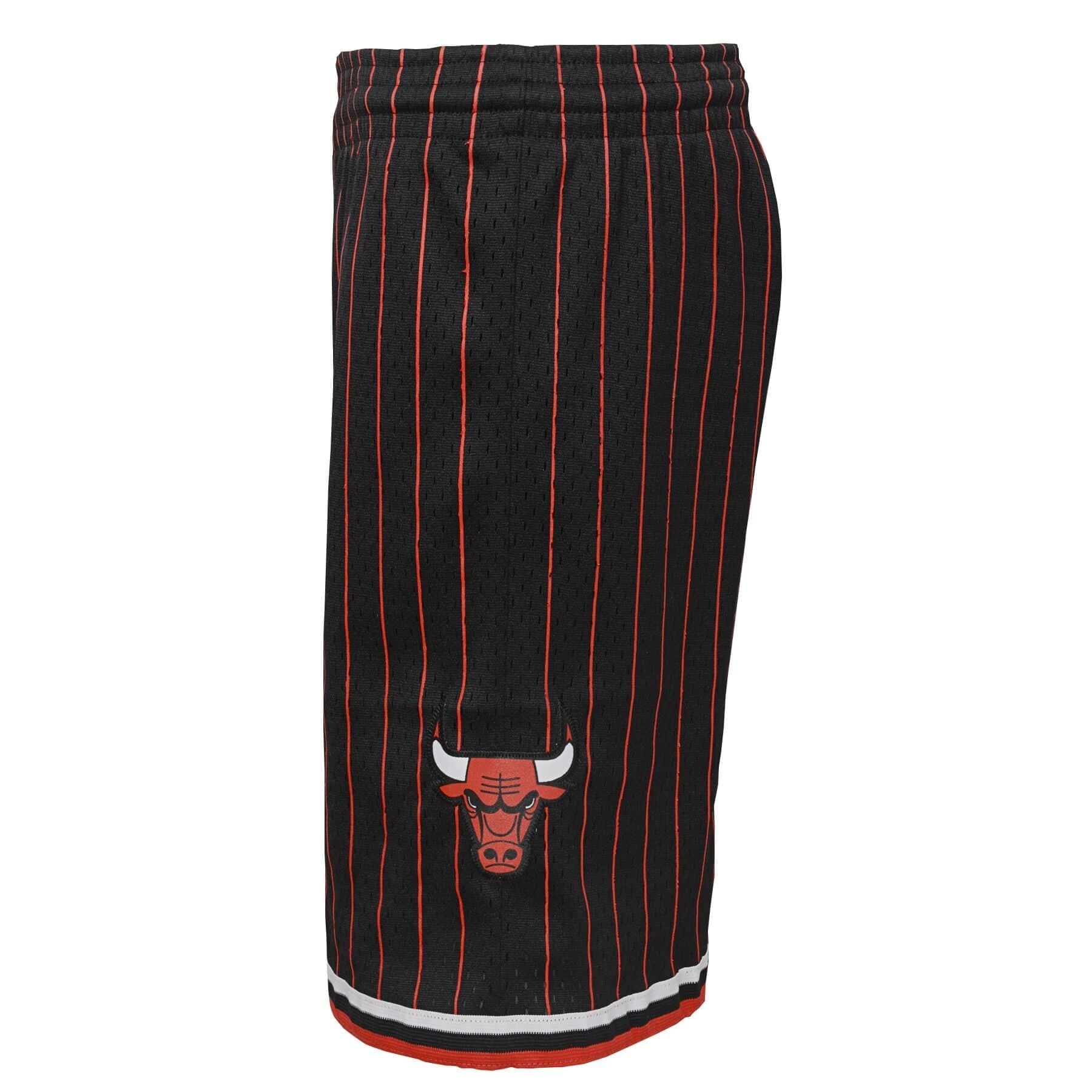 Chicago-Bulls-1996-97-Pinstripe-Throwback-Swingman-Youth-NBA-Shorts-4