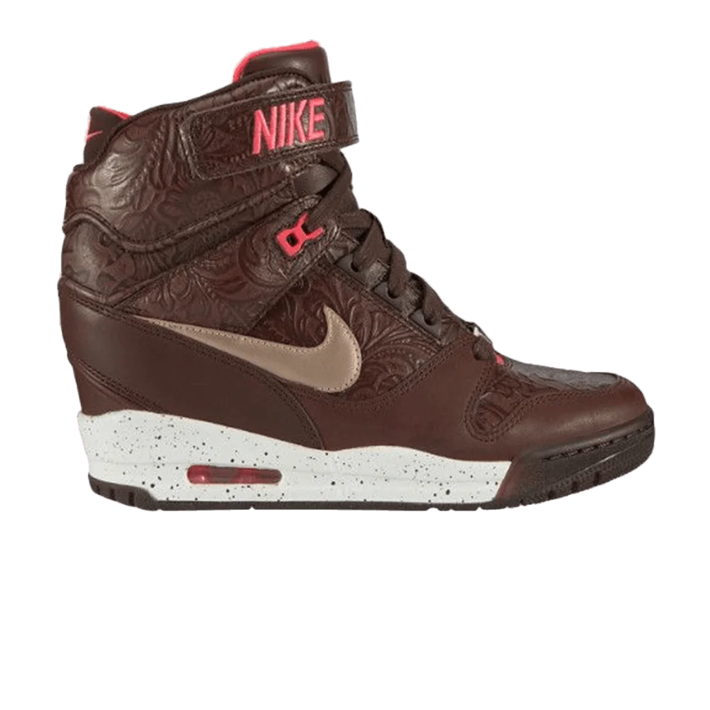 Krossovki-Nike-Wmns-Air-Revolution-Sky-Hi-FW-QS-Milan
