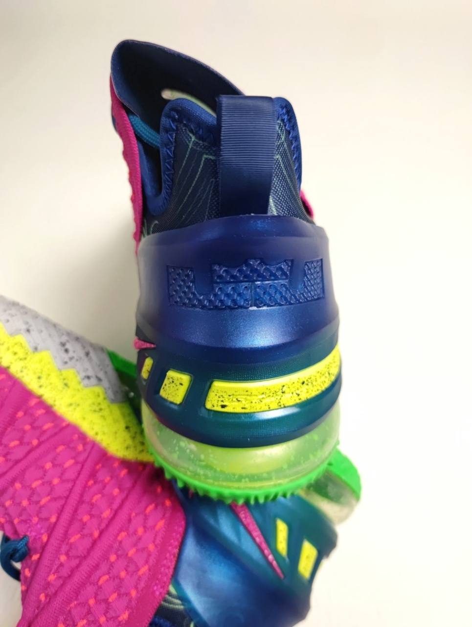 Nike-LeBron-18-Los-Angeles-By-Night-7