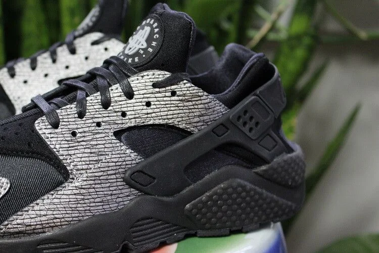 Кроссовки Nike Wmns Air Huarache 'Black Reptile'