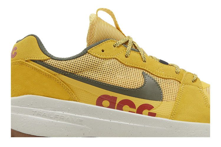 Кроссовки Nike ACG Lowcate 'Solar Flare'