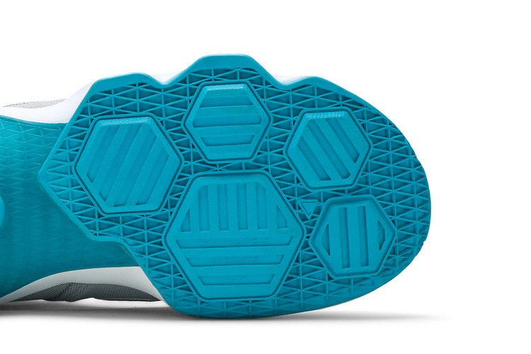 Кроссовки Nike LeBron 13 'Hologram'
