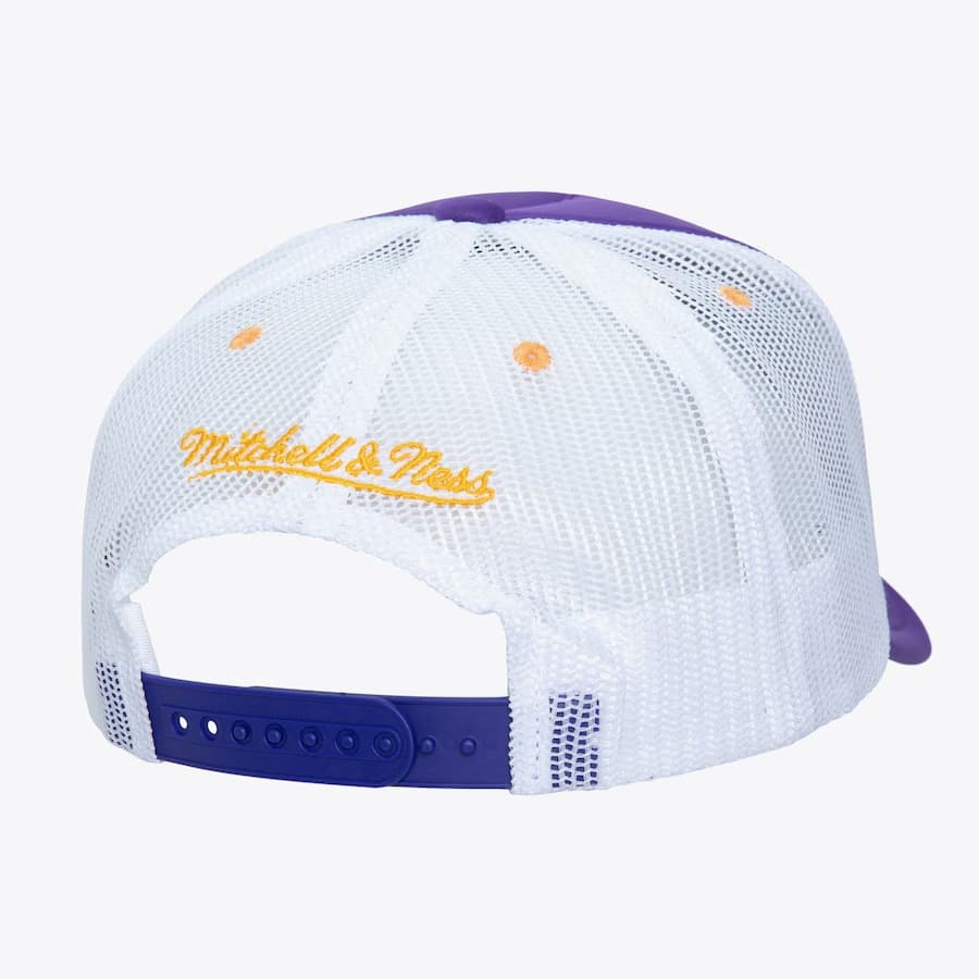Бейсболка Mitchell & Ness Purple Los Angeles Lakers Sideline Trucker Snapback Hat