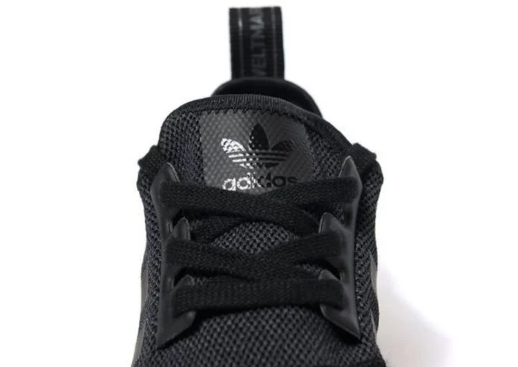 Krossovki-JD-Sports-x-adidas-Wmns-NMD_R1-Core-Black-2