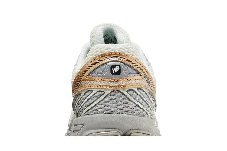 Кроссовки New Balance 860v2 'Sea Salt Gold Metallic'