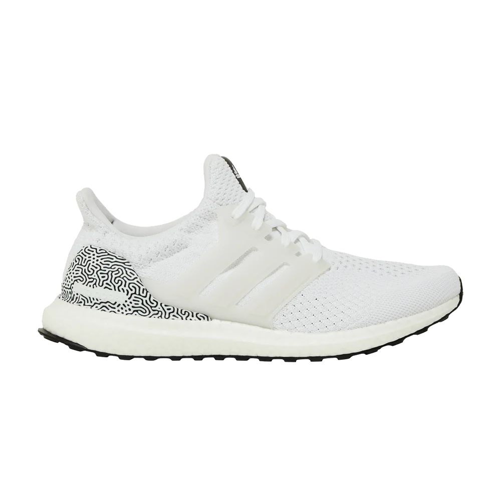 Krossovki-Adidas-Wmns-UltraBoost-DNA-White-Black