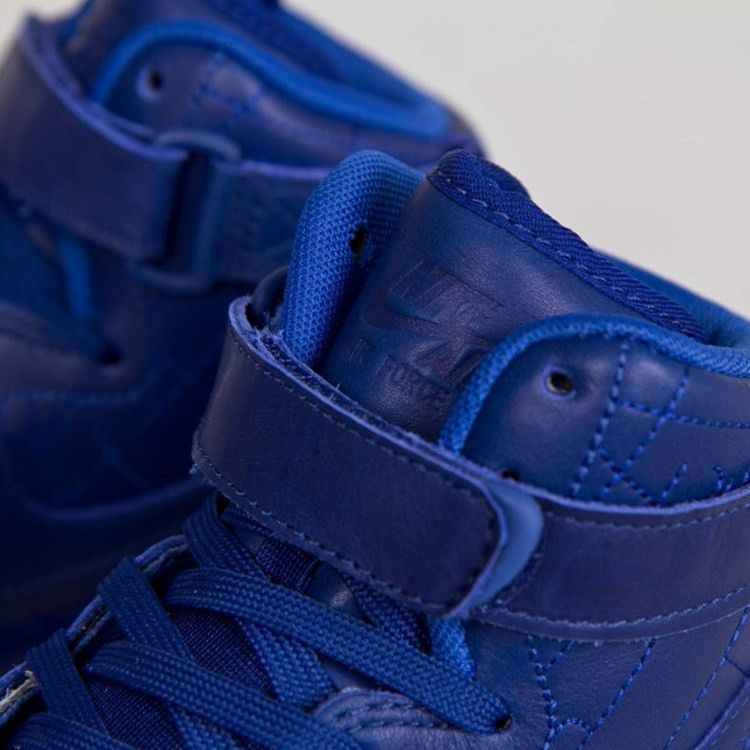 Кроссовки Nike Wmns Air Force 1 High FW QS 'Paris'