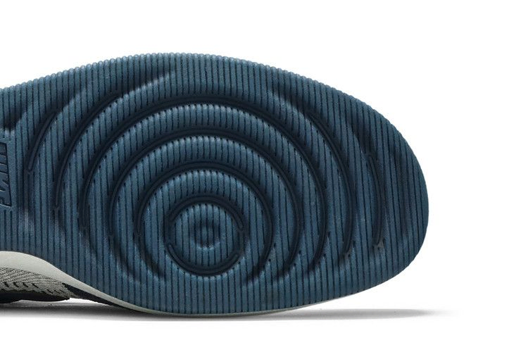 Кроссовки Nike Dunk Low Flyknit 'College Navy Platinum'