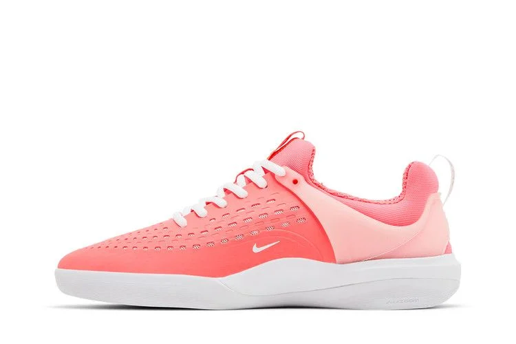Кроссовки Nike Zoom Nyjah 3 SB 'Hot Punch'