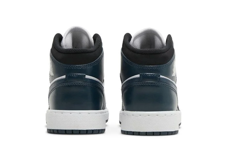Кроссовки Air Jordan 1 Mid GS 'Armory Navy'
