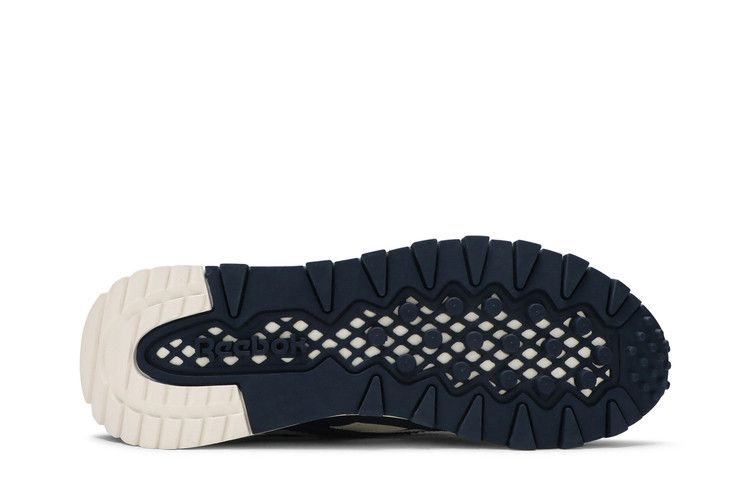 Кроссовки Reebok Classic Leather Legacy 'Vector Navy'