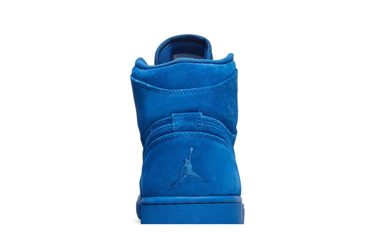 Кроссовки Air Jordan 1 Retro High 'Blue Suede'