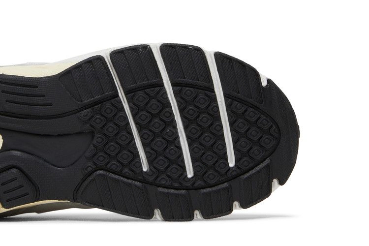 kith-x-united-arrows-sons-x-990v4-toddler-iv990kt4_04